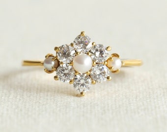 Flower cluster ring, solitaire ring, engagement ring, wedding ring, gold ring, pearl ring, classic ring