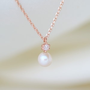 diamond pearl necklace, pearl necklace, 14k necklace, diamond necklace, fresh water pearl necklace, gold necklace, gift idea, gift for her
