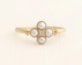 Clover heirloom ring, engagement ring, pearl ring, diamond ring, wedding ring, statement ring, vintage style ring, gold ring, clover ring