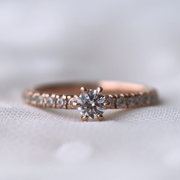 Petite anello solitario a sei punte, anello di fidanzamento, anello solitario classico, anello nuziale, piccolo anello di diamanti, anello di proposta, regalo per lei