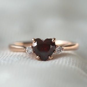 Garnet heart solitaire ring, silver ring, rose gold ring, engagement ring, promise ring, prong heart ring, three stones ring, solid gold