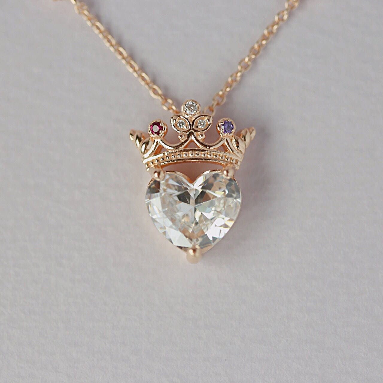 Crown heart deals necklace queen necklace