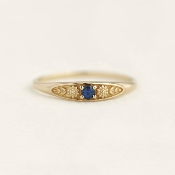 September birth ring, birthstone ring, birthflower ring, gemstone ring, sapphire ring, gold ring, signet ring, stacking ring, gift idea
