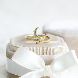 Moon dance ring, statement ring, crescent ring, moon jewelry, gold ring, diamond ring Bild 4