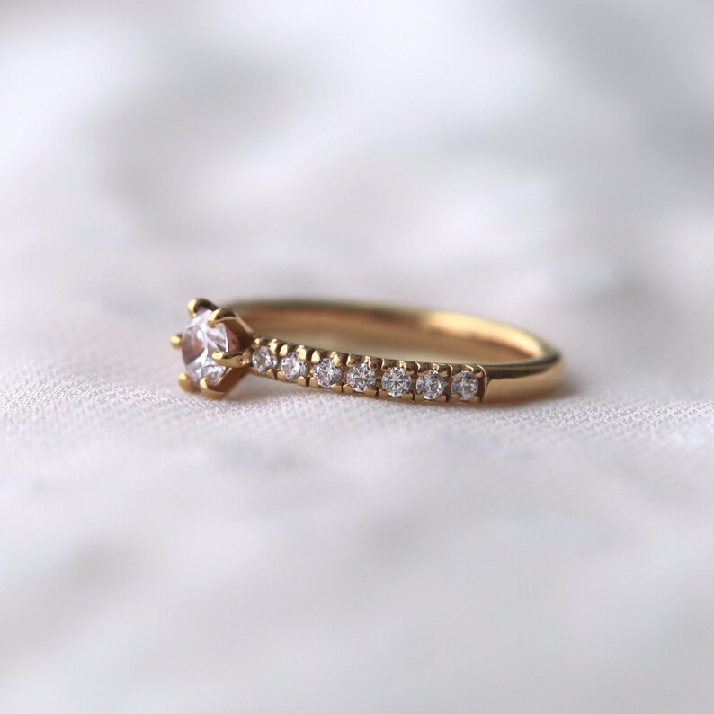 wedding ring gift for her propose ring Petit six prong solitaire ring small diamond ring classic solitaire ring engagement ring