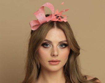 Modern peach fascinator with fethers, wedding classic fascinator, peach feather fascinator, pink