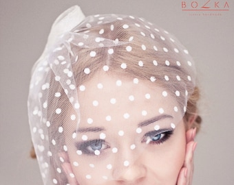 Spotted veil with small bow, short veil, polka dots