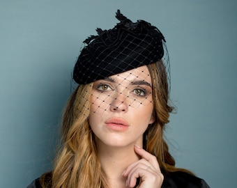 Black felt beret with lace and merry widow, funeral percher hat, black winter cocktail hat with lace leaves and veiling