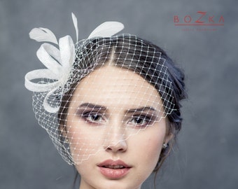 Moderner zarter Hochzeits Fascinator mit Federn und Schleier, Hochzeit Kopfschmuck, Hochzeits Fascinator