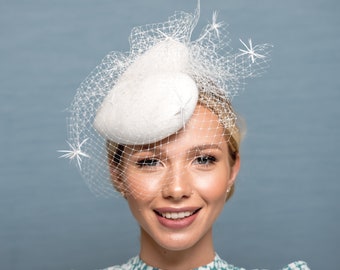 Cocktai hat in a shape of heart, extravagant hat, derby hat, ivory hat with veiling and stras, bridal hat