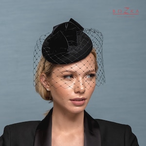 Black wool felt funeral hat with velvet decoration and netting on face, autumn and winter small hat, black merry widow pill box hat, beret