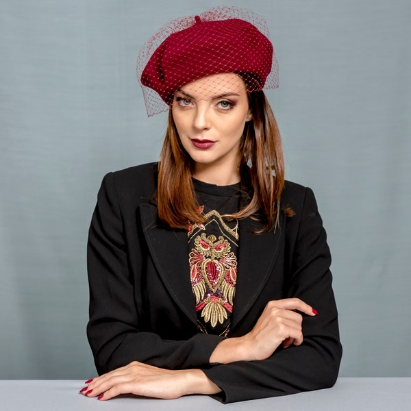 Burgundy beret with french veiling , claret french beret, winter beret with netting, parisienne wool felt beret with veiling