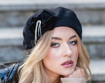Elegant Black Beret with Pearl & Rhinestone Accents Elegant Wool Beret With Pearl & Rhinestone Embellishment  main image 4