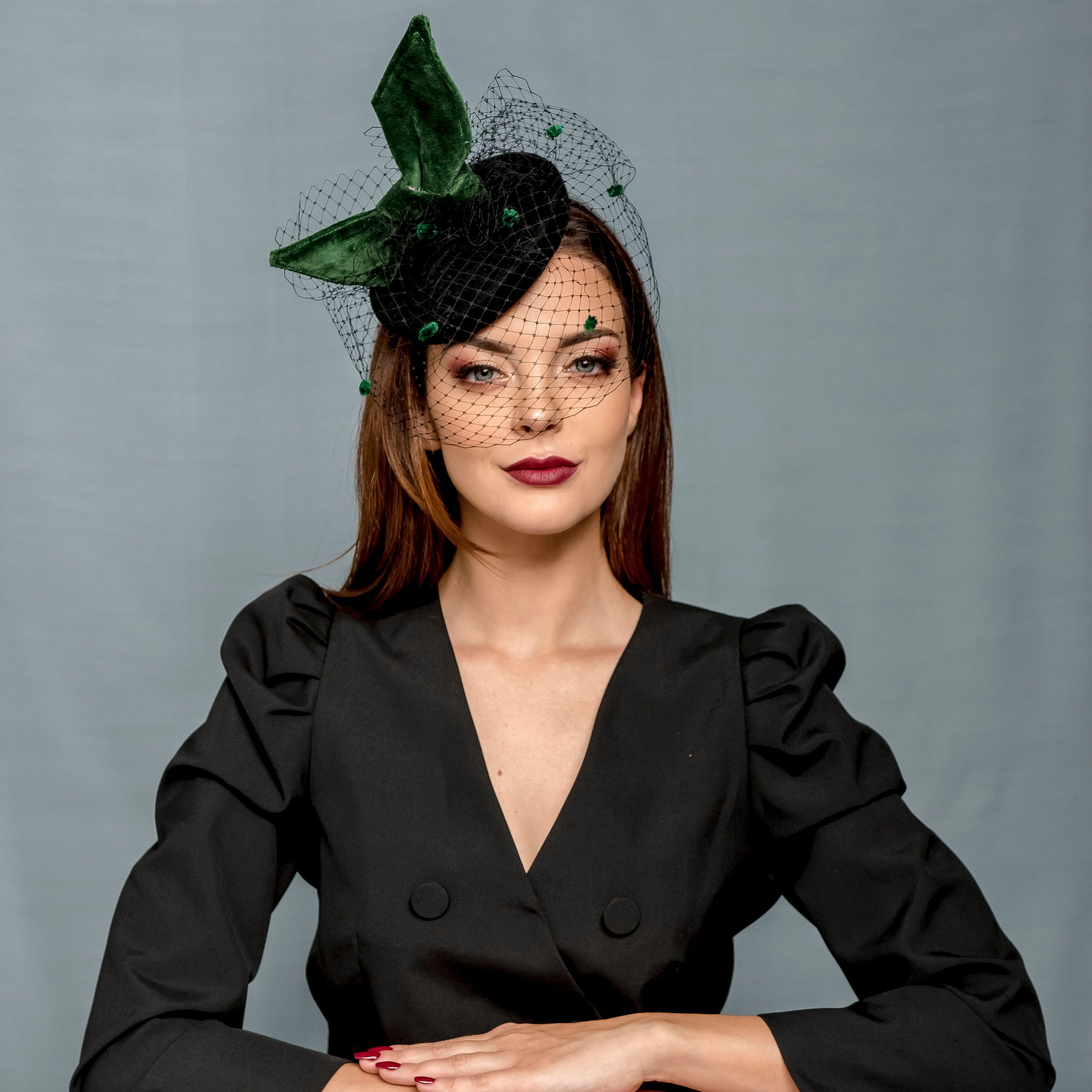 Emerald Evening Fascinator Bow, Modern Pill Box Hat, Race