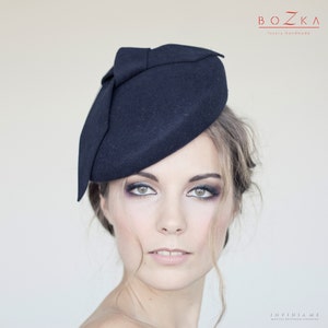 Navy wool felt beret with big bow, navy hat with modern bow, navy bow, navy wool felt fascinator