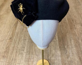 Elegant Black Beret with Gold Chain & Bunny Charm – Adjustable Ribbon Bunny Beret​ | French Beret® main image 4