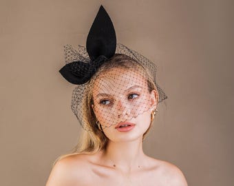 Zwarte grote strik met sluier, zwarte hoofdband met oren en gaas, feesthoofdstrik met net, moderne strikfascinator