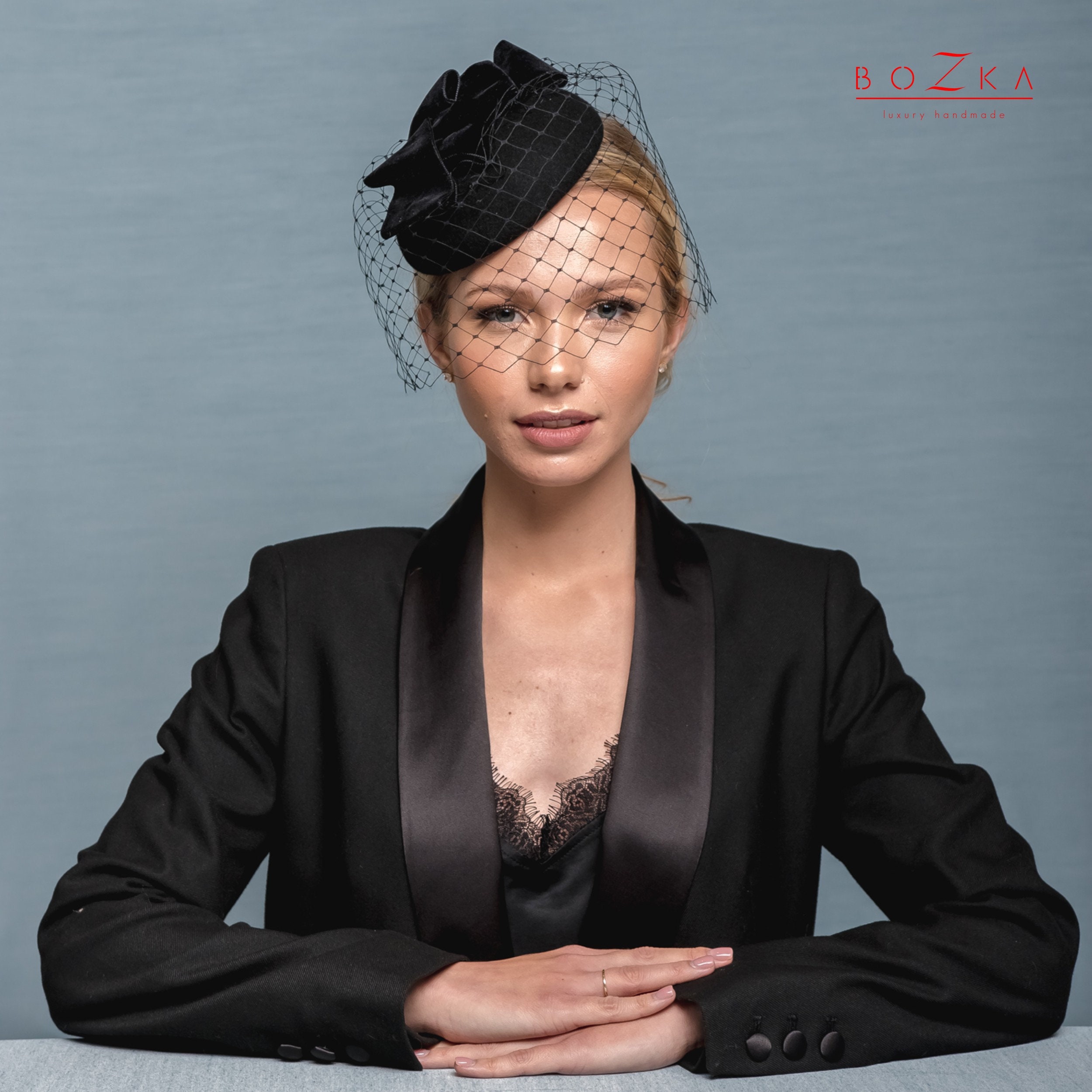 Black Elegant Wool European Round Pillbox Hat Veil Church Funeral Brunch NWT Black Wool Felt Queen Kate Shape Hat With Crin Veiling  main image 2
