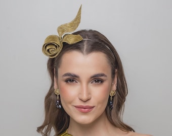 Tocado Rose Fascinator en color verde oliva y dorado, elegante accesorio floral para el cabello, sombrero de boda para mujer, tocado para ocasiones formales, elegante accesorio para la cabeza