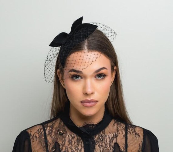 Vintage black wool felt, feather, and tulle fascinator Bollman & Co | Accessories | Vintage Black Wool Felt Feather  main image 4