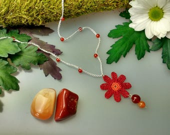 Red Daisy Pendant, Red Flower Pendant, Gift for Gardener, Red Necklace, Daisy Necklace, Crochet Flower Jewellery, Nature Lover Gift