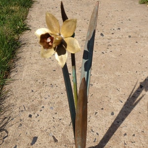 Single Mini Daffodil in Forged Brass and Copper image 2