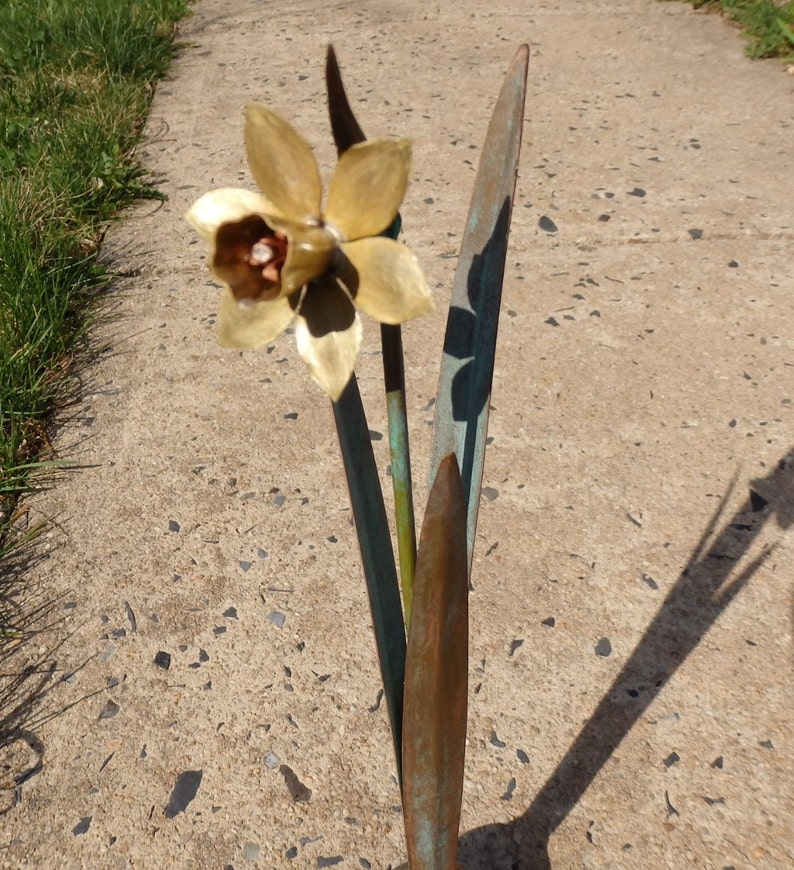 Single Mini Daffodil in Forged Brass and Copper image 2