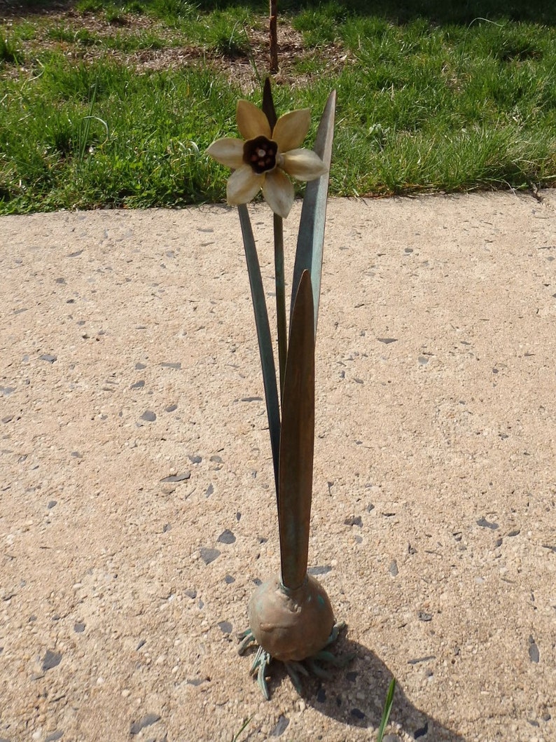 Single Mini Daffodil in Forged Brass and Copper image 5