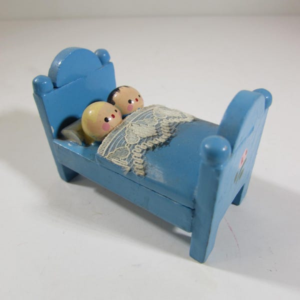 Kathe Wohlfahrt Miniature Bed: Vintage Dollhouse Furniture
