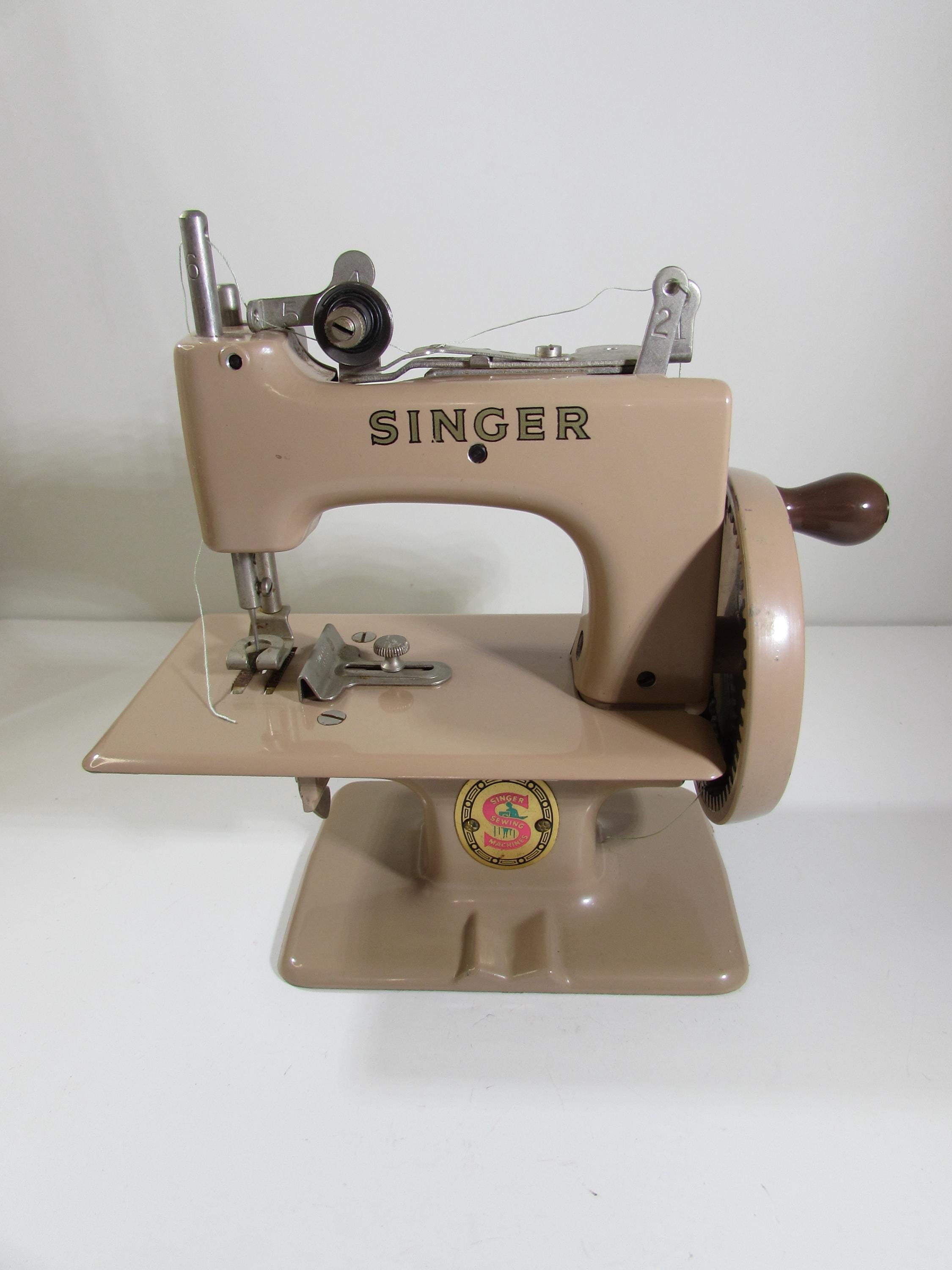 Vintage Singer Sewing Machine 1950s - Etsy