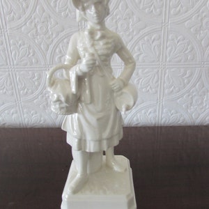 Goebel Figurine, Vintage Goebel Figurine, Gobel French Military Woman Cantiniere Figurine, 1971 Goebel White Figurine French Military Woman