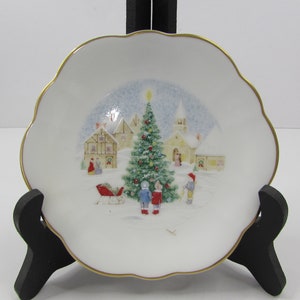 Christmas Plate, Vintage Mikasa Merry Christmas Small Plate, Mikasa Small Decorator Christmas Plate Japan, Christmas Decor