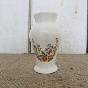 Vintage Aynsley Cottage Garden Bud Vase: Fine Bone China Floral Decor