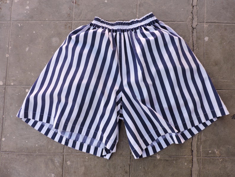 Rare Vintage Blue /& White Striped Culottes Shorts L