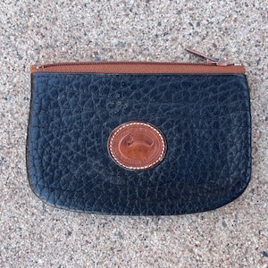 Rare porte-monnaie vintage Dooney & Bourke en cuir noir et marron avec fermeture éclair