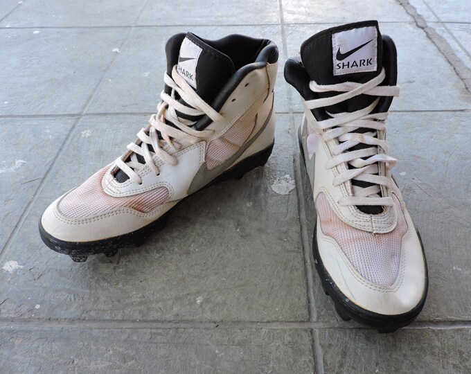 black and white nike 90s
