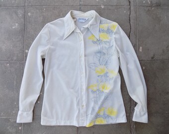 1970s Loubella Extendables Floral Polyester Blouse Large Collar Long Sleeves Button Front Pale Yellow Shirt