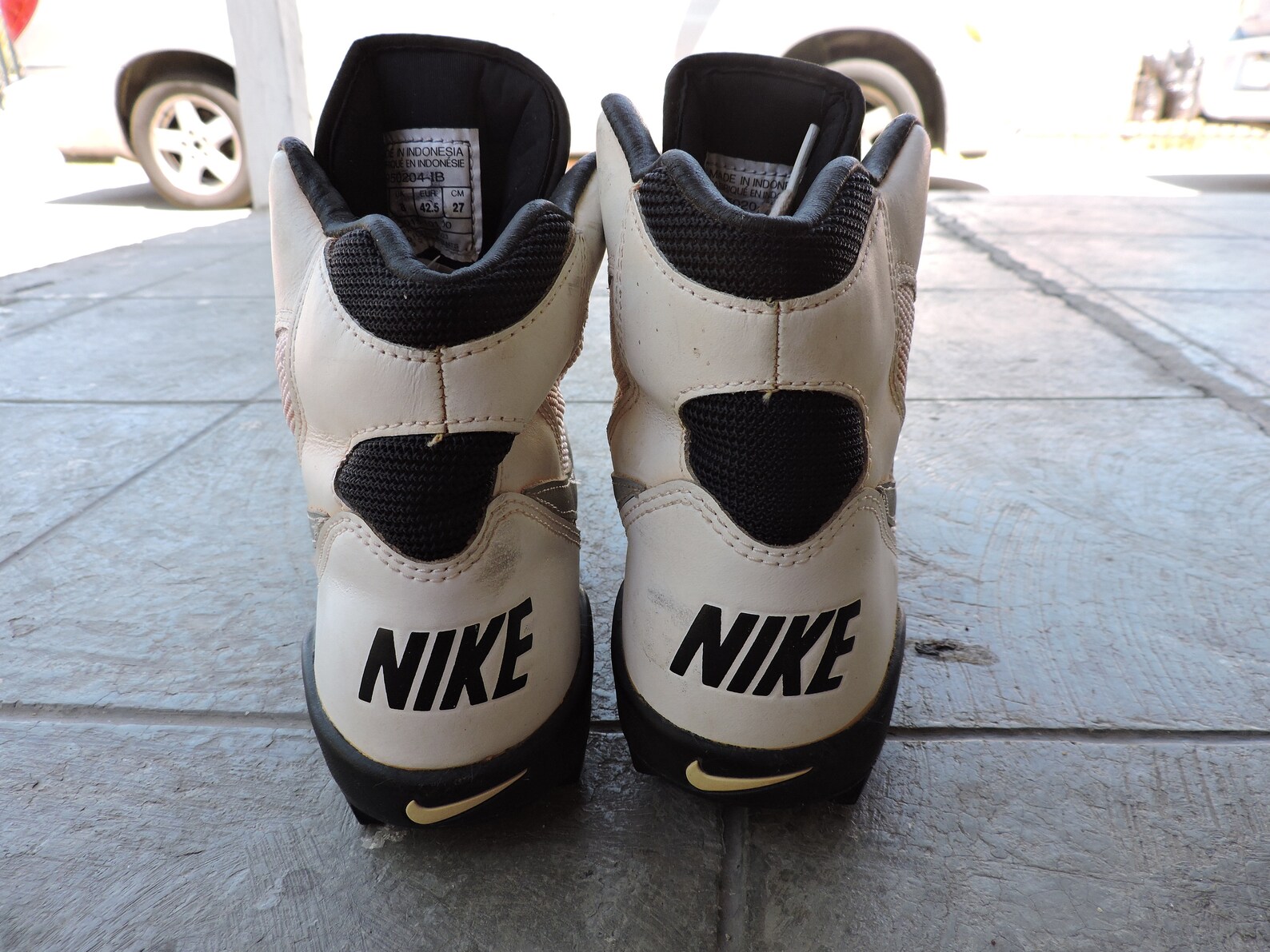 black and white nike 90s
