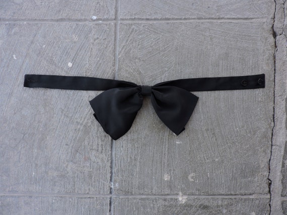 RARe Vintage Black Silk Victorian Bow Tie w/ Butto