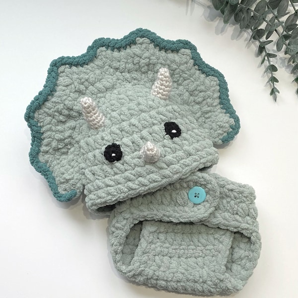 Crochet Triceratops Photo Prop Set. Hat and Diaper Cover. Dinosaur. Baby. 0-3, 3-6, 6-12 months.