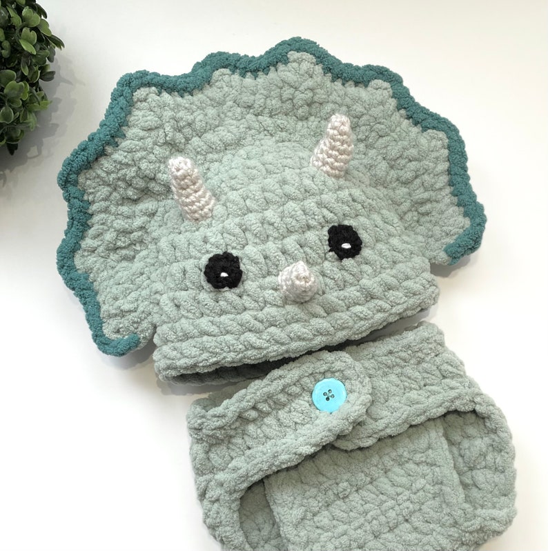 Crochet Triceratops Photo Prop Pattern. Baby Outfit. Baby Costume. Dinosaur Photo Prop. Newborn to 6-12 Months. PATTERN ONLY image 2