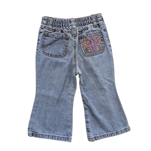 NIÑOS / Vaqueros vintage Y2k con mariposas bordadas, pantalones vaqueros acampanados con botones de campana, vaqueros de lavado claro Carter's 18 meses