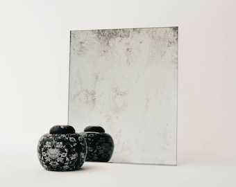 Minimal Antiqued Mirror Swatch