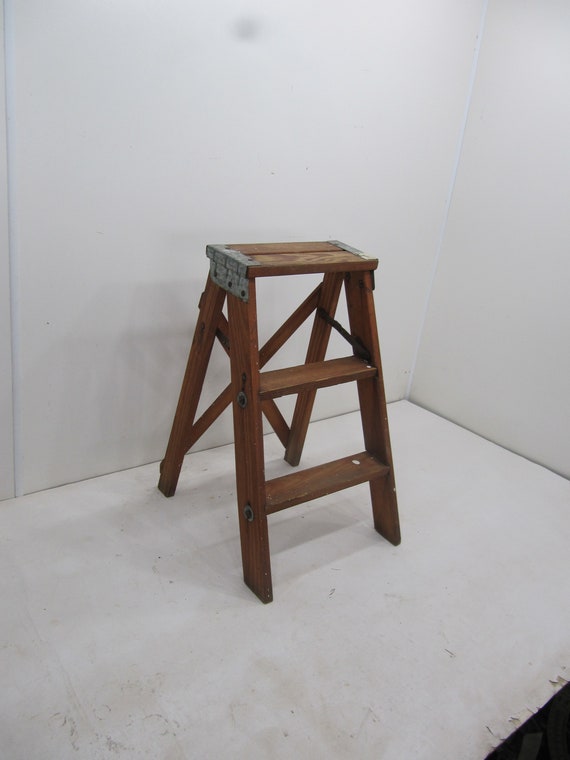 Pyes Pa Villa Design Vintage Ladder With Chalk Paint Dry Brush Technique Vintage Ladder Chalk Paint Chalk