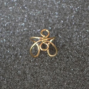 Manguito de oreja de alambre de doble bucle o earcuff relleno de oro - Clip no perforado en joyería de oreja. Sencillo, sin baño, sin níquel e hipoalergénico.