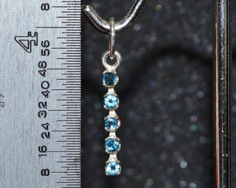 本物の 2 mm スイス ブルー トパーズ ファセット ジェム バー