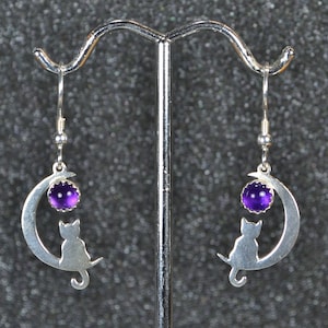 Sterling Katze auf Halbmond Ohrringe - Wähle einen Edelstein!  Zierliche, schlichte, abstrakte, minimalistische, nickelfreie und hypoallergene.