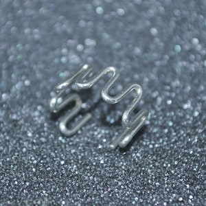 Sterling Silver Zigzag Wire Earcuff - Non-pierced clip on ear jewelry. Nickel free and hypoallergenic.