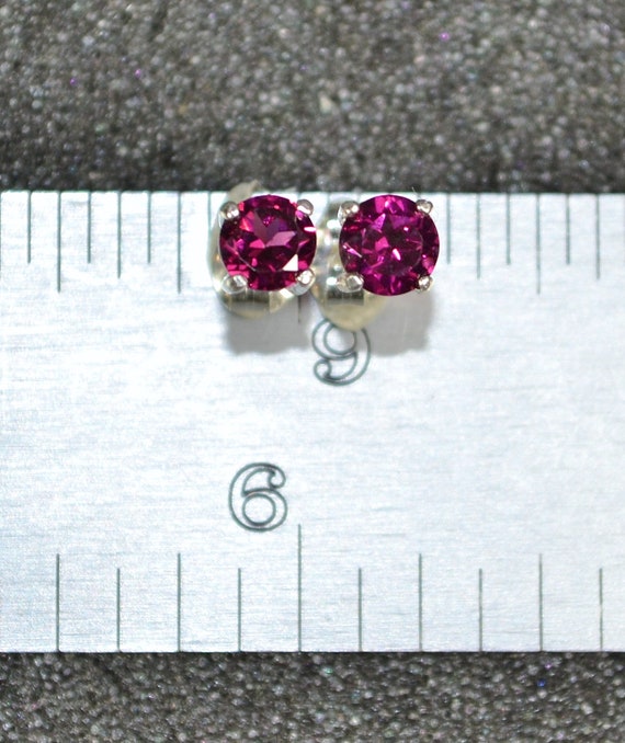 925 Sterling Silver Rhodium-plated Round Rhodolite Garnet June Stone Stud Post Earrings 