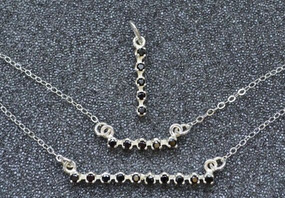 本物の 2 mm ブラック スピネル ファセット ジェム バー ネックレス 